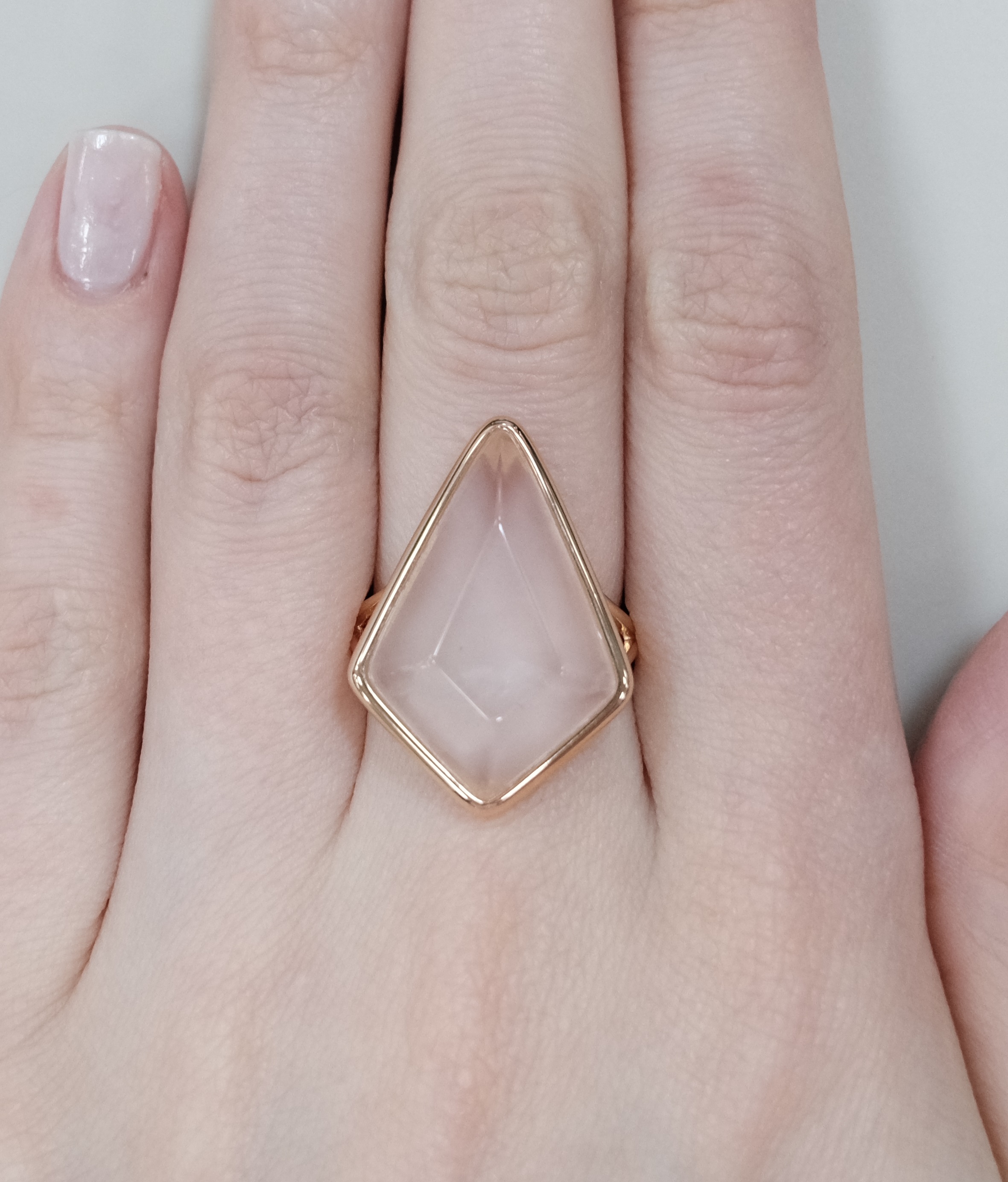 Серебряное кольцо с розовым кварцем